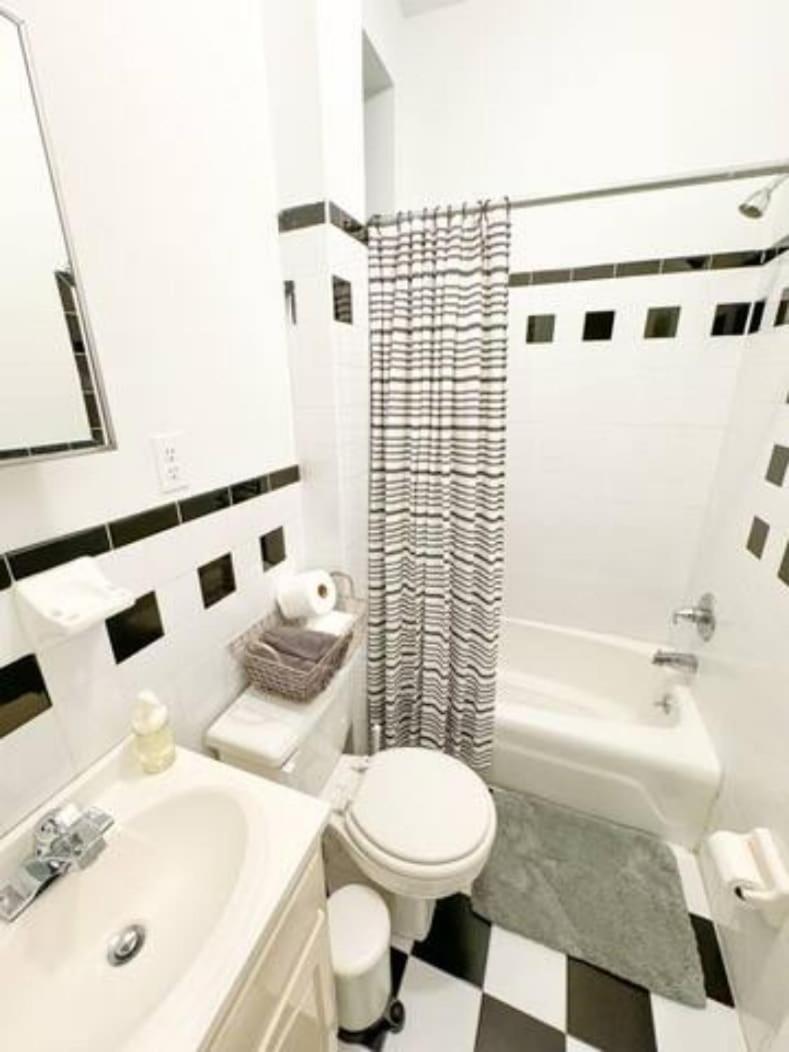 1727-3rs Renovated 3br2bath Ues New York